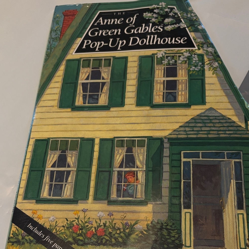 Anne of Green Gables Pop-Up Dollhouse Book